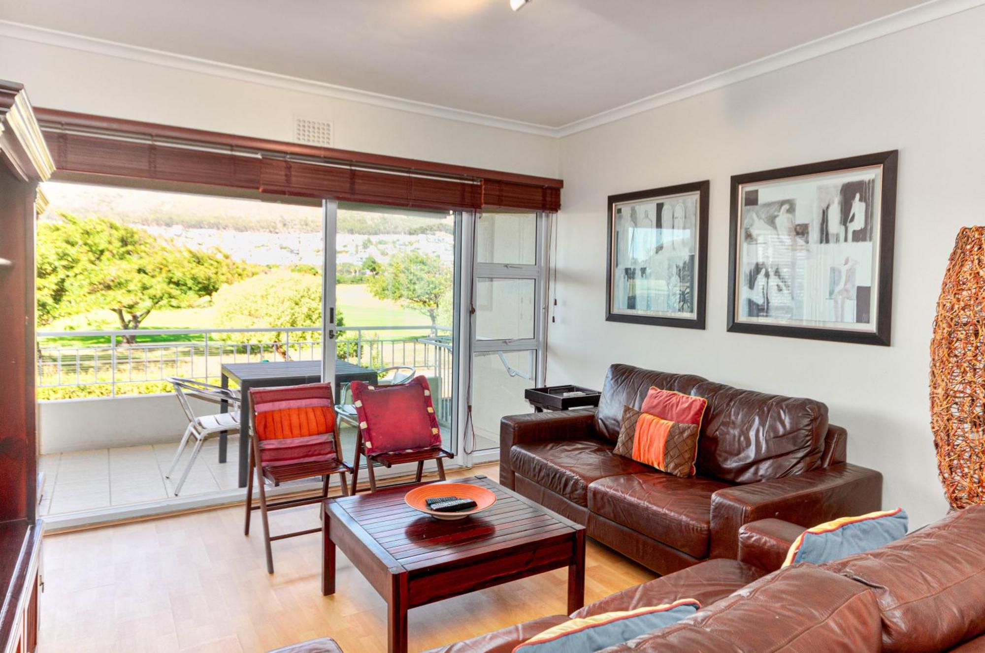 Mouille Point Apartment *