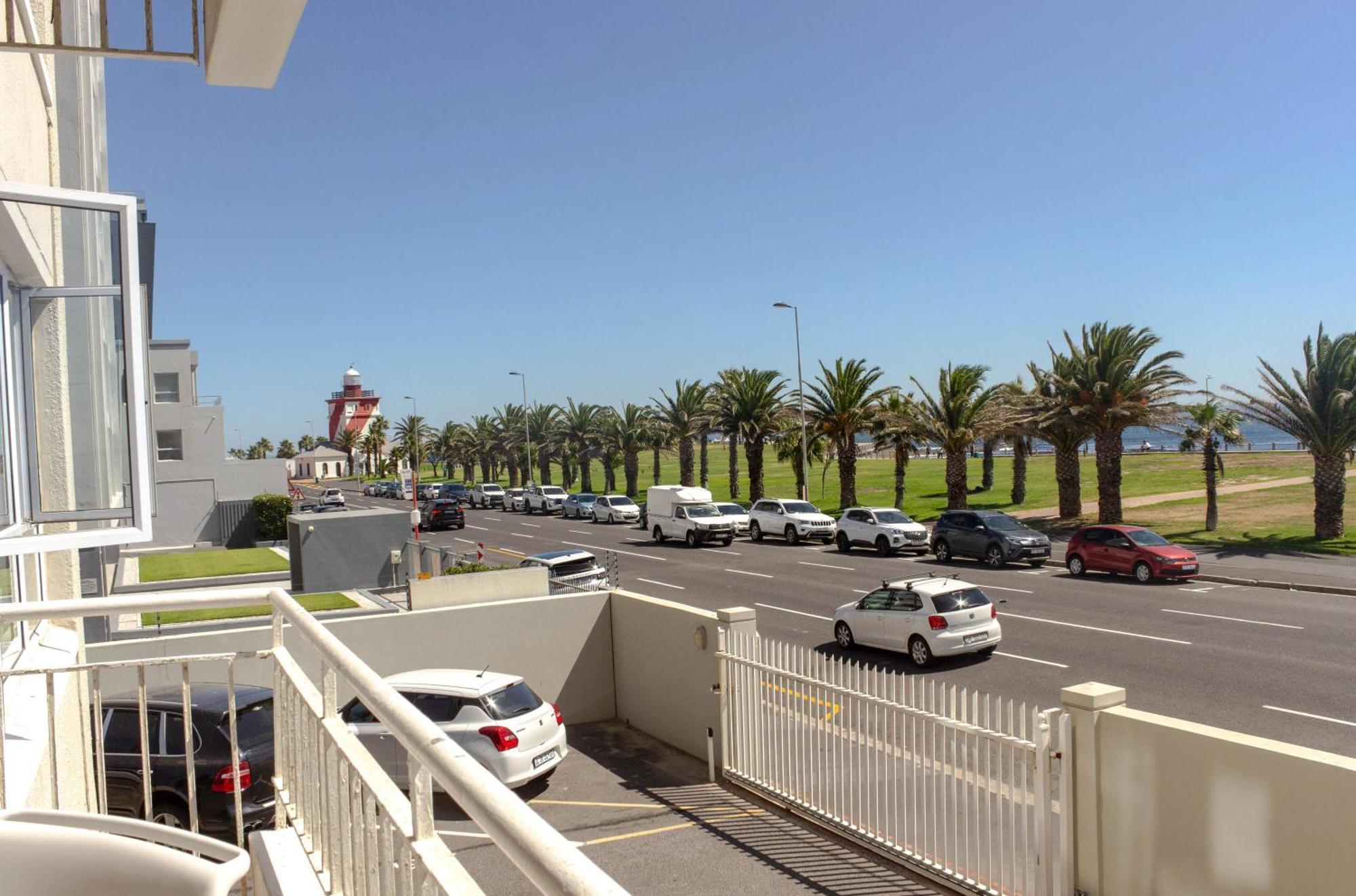 Mouille Point Apartment *