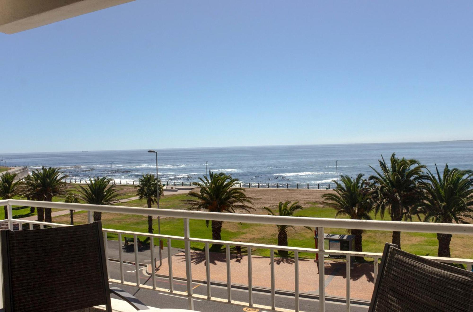 Mouille Point Apartment